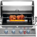 BIG32RB-Grillhead-Str-Open-KnobsLit-BurnerOn-Rotisserie-WithFood